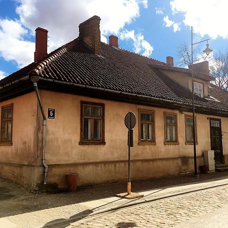 Kalna Ielas Rezidence Kuldīga المظهر الخارجي الصورة